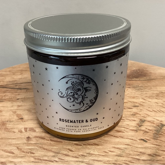 🟤 New & Hand Poured - Rosewater & Oud Scented Candle in Glass Jar and Lid - Picture 3 of 13